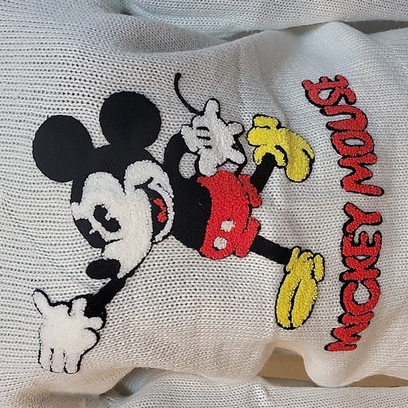 VTG | Disney | Disney Character Fashions Mickey Mouse Sweater - Picture 3 of 13